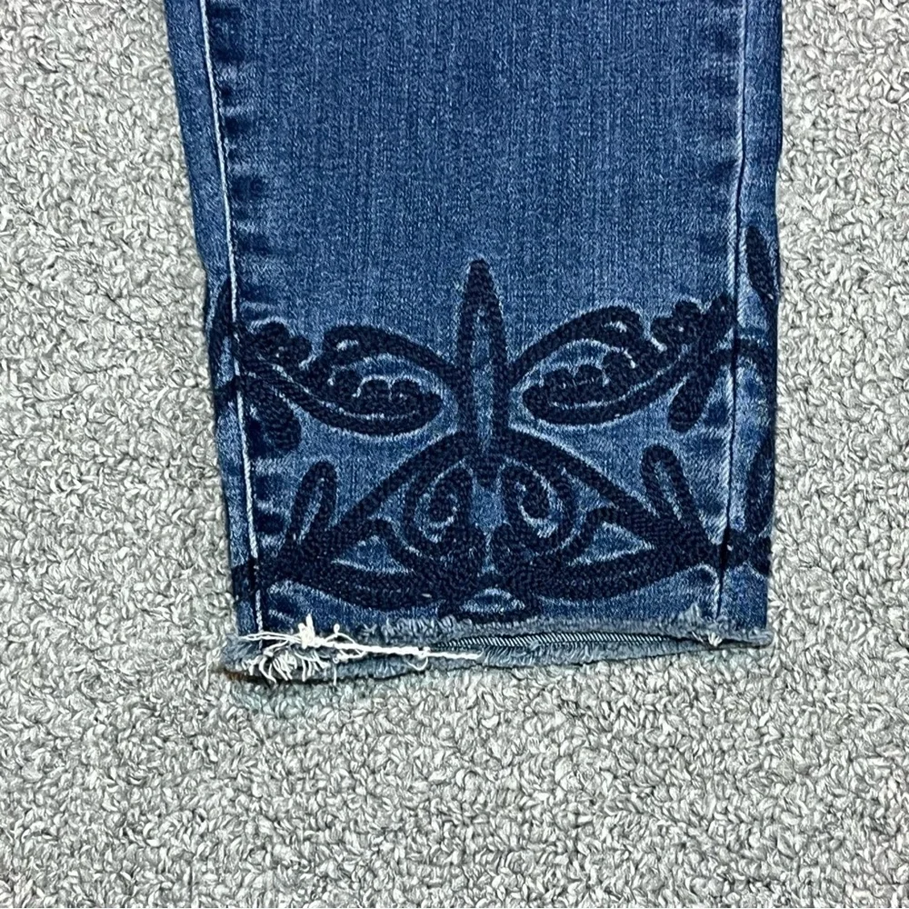 Liverpool The Crop Denim Jeans Womens Size 8 Blue Embroidered Raw Hems - Picture 9 of 15